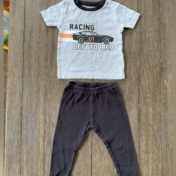 4/$20 Carter’s two piece pajamas - Picture 2 of 6